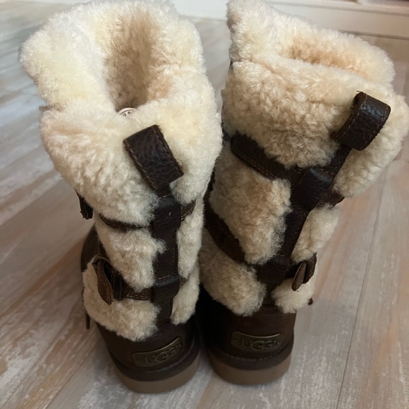 UGG Glasgow Boots - Picture 3 of 6